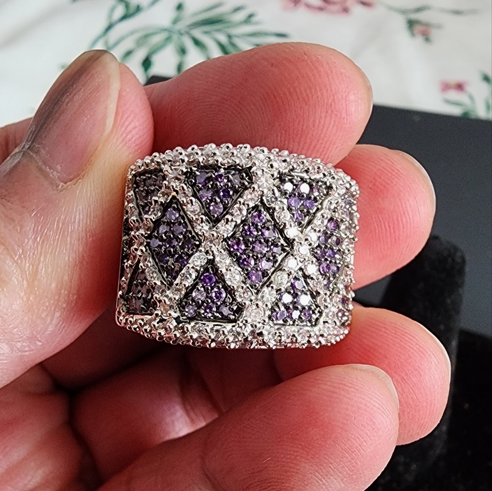 Ring - Picture 3 of 11